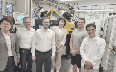 CNC Maschine von METROM trifft südkoreanische Delegation an der TU Dresden